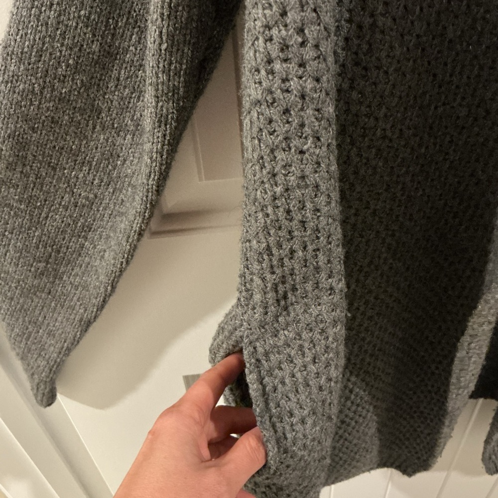 Vince Textured Gray Cardigan - Picture 3 of 5